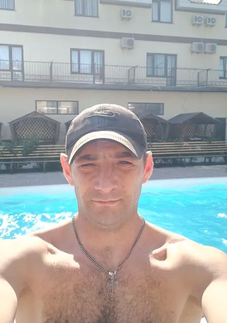 Я Александр, 33 років з Генічеськ, шукаю знайомство для постійних стосунків