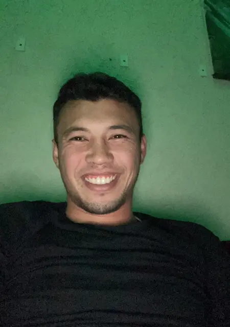 Yerlan из Шымкента, мне 30, познакомлюсь для общения