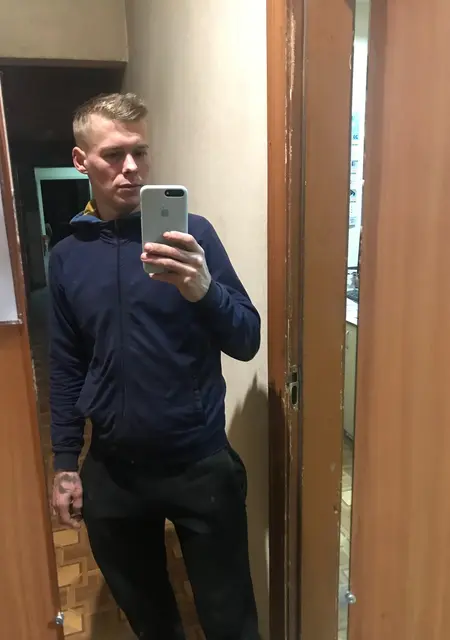 Дима из Чернигова, ищу на сайте знакомства без обязательств