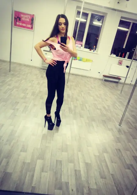 Карина из Мостиски, мне 25, познакомлюсь для постоянных отношений