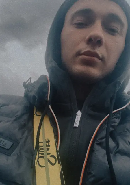 Я Андрей, 24, из Барышевки, ищу знакомства без обязательств