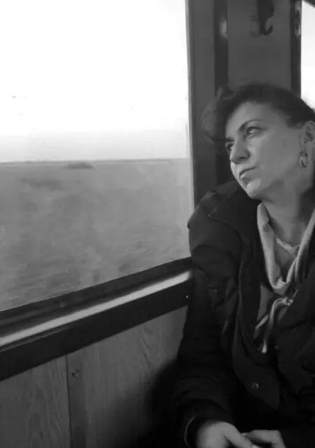 Mia из Бухареста, мне 44, познакомлюсь