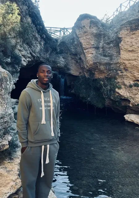 Soy Jhon David, 22 años de Cieza, busco conocer gente para chatear