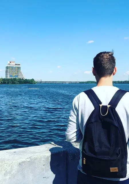 Я Vladyslav, 27 років, знайомлюсь для спілкування у Маріуполі