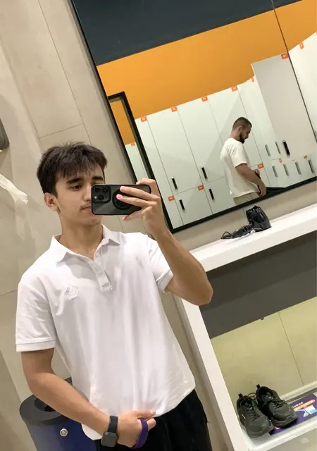 Я Сураж, 18, знакомлюсь без обязательств в Амстердаме