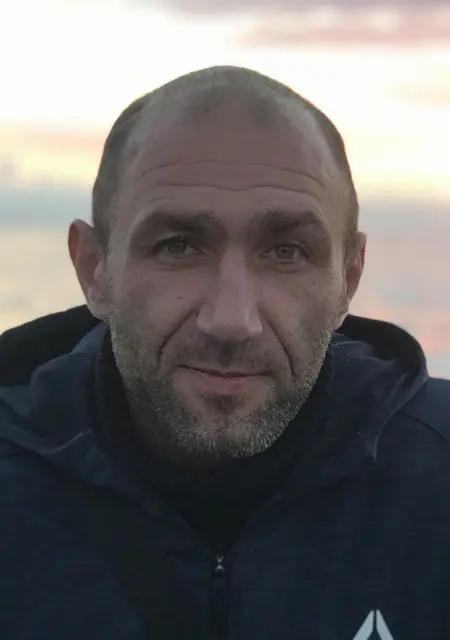 Виталий з Антрацита, шукаю на сайті відкриті стосунки