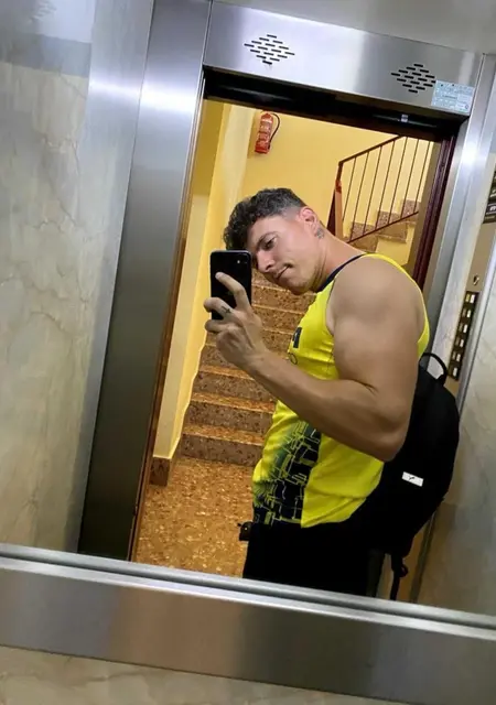 David de Villarreal, tengo 25 años, listo para conocer para viaje