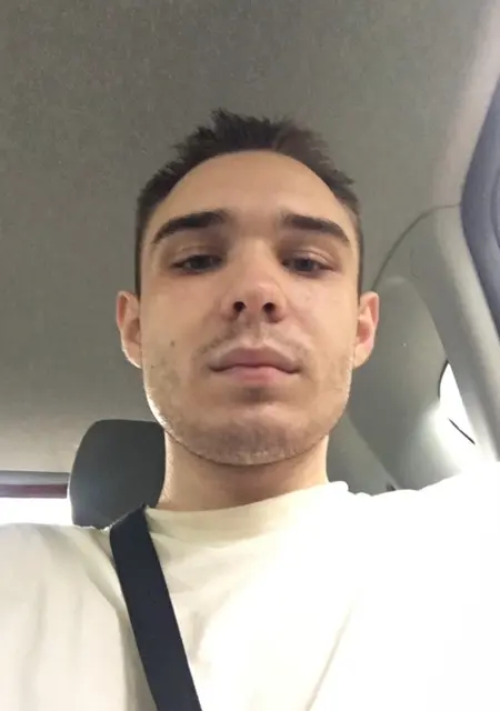 Я Артём, 22, из Полтавы, ищу знакомства на одну ночь