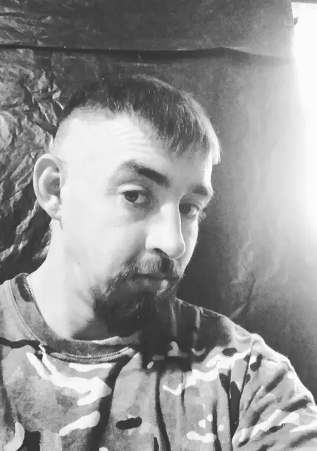 Я Денис, 41, знакомлюсь без обязательств в Запорожье
