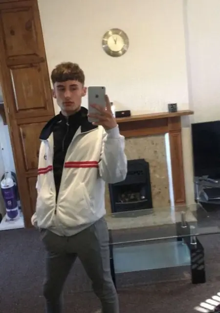 Joel из Лондона, мне 20, познакомлюсь