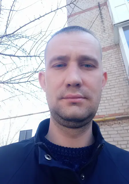 Я Василий, 36 років, знайомлюсь для постійних стосунків у Мирнограде