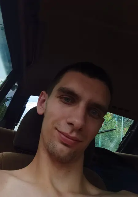 Саня з Нікополя, шукаю на сайті знайомства на одну ніч