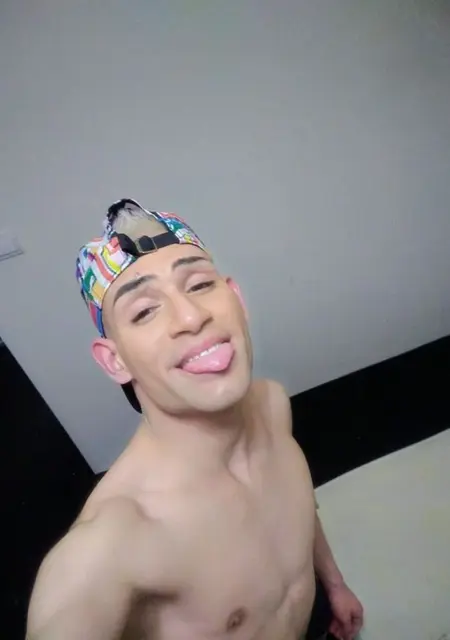 Я Edgar Salvatore, 22, из Праги, ищу знакомство