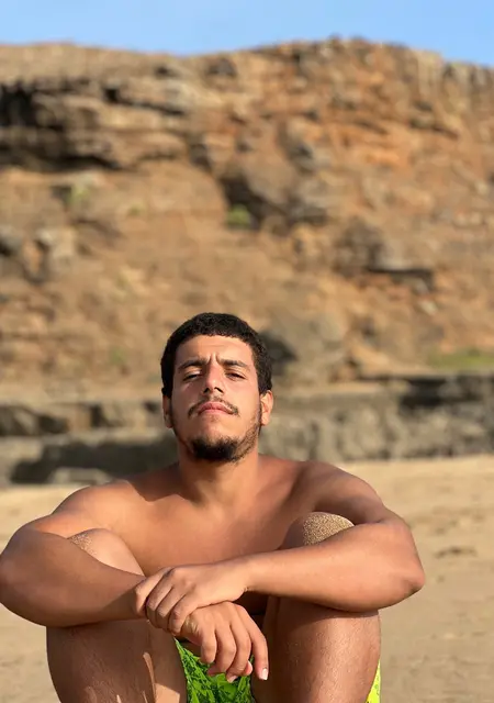 Soy Chadi, 26 años de Fuenlabrada, busco conocer gente para lío de una noche