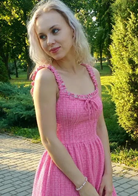 Я Соня, 23, знакомлюсь на одну ночь в Амстердаме