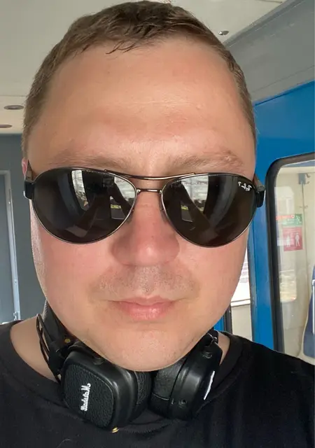 Я Денис, 40, знакомлюсь на одну ночь в Франкфурте-на-майне