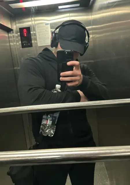 Амирхан из Лондона, мне 20, познакомлюсь без обязательств