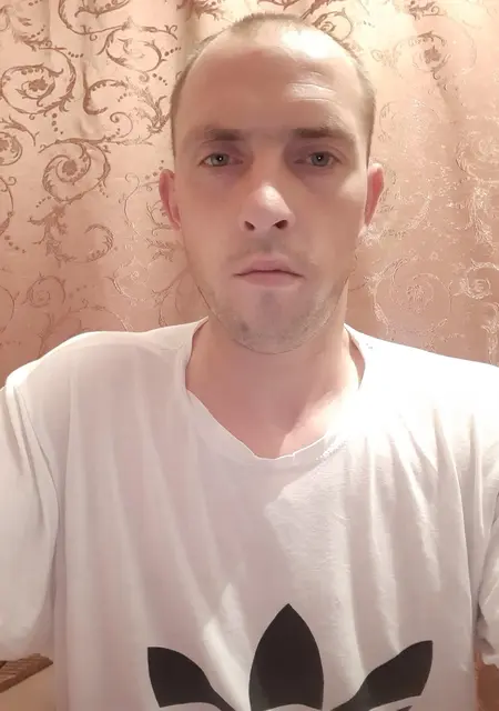 Вова из Мозыря, мне 36, познакомлюсь на одну ночь