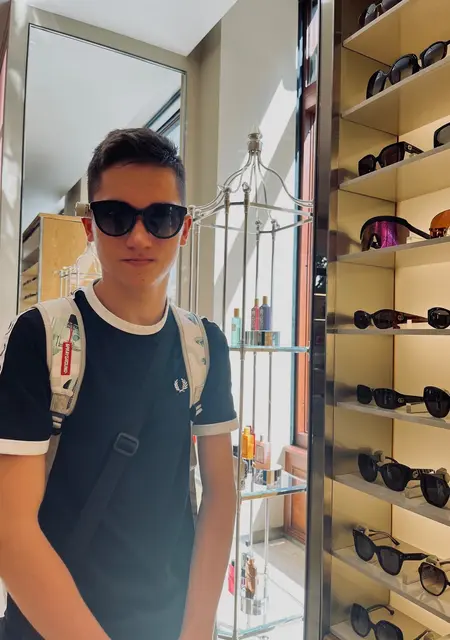 Я Artem, 19, из Градца Кралова, ищу знакомства на одну ночь