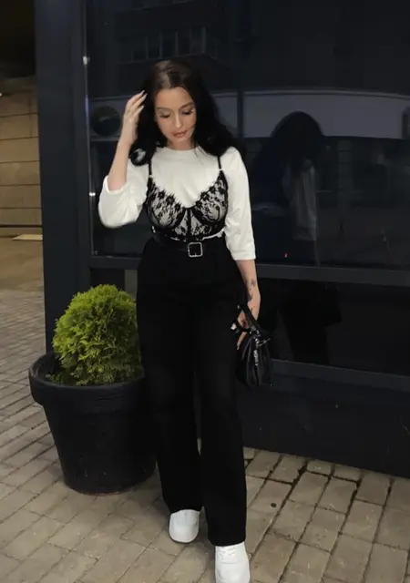 Melissa из Гамбурга, ищу на сайте открытые отношения