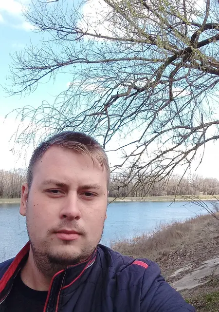 Я Александр, 23, из Кишинёва, ищу знакомства без обязательств