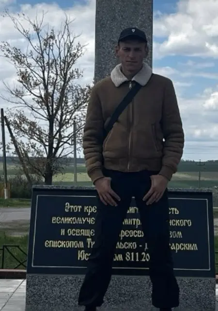 Я Виктор, 22, из Тирасполя, ищу знакомство для открытые отношения