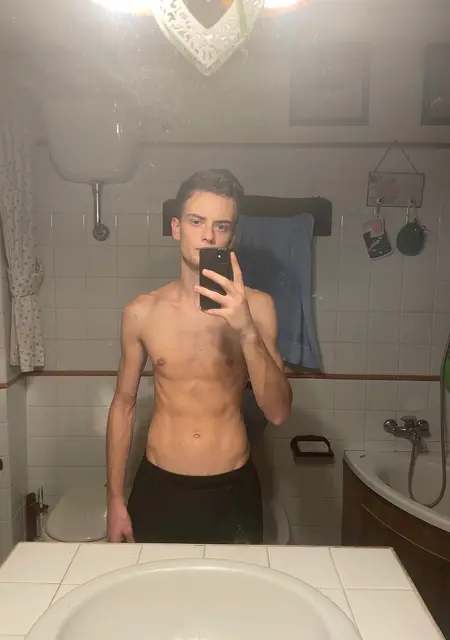 Federico из Ренн, мне 22, познакомлюсь для дружбы