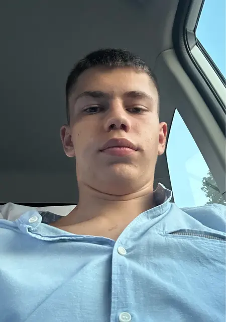 Илья из Клоппенбург, мне 19, познакомлюсь для открытые отношения