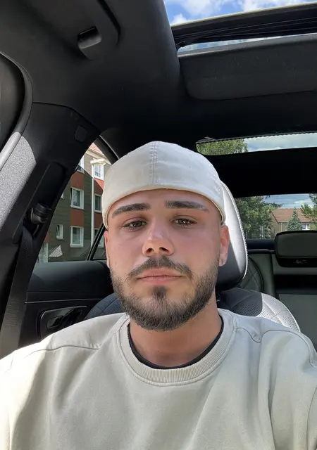 Я Berkan, 21, из Херне, ищу знакомства на одну ночь