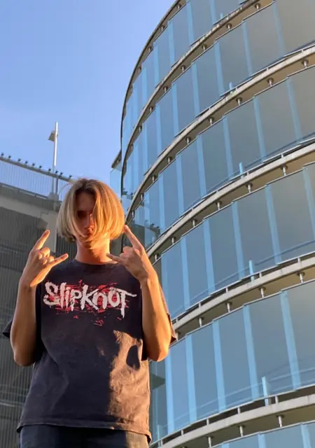 Я Вова, 18, из Нюрнберга, ищу знакомства без обязательств