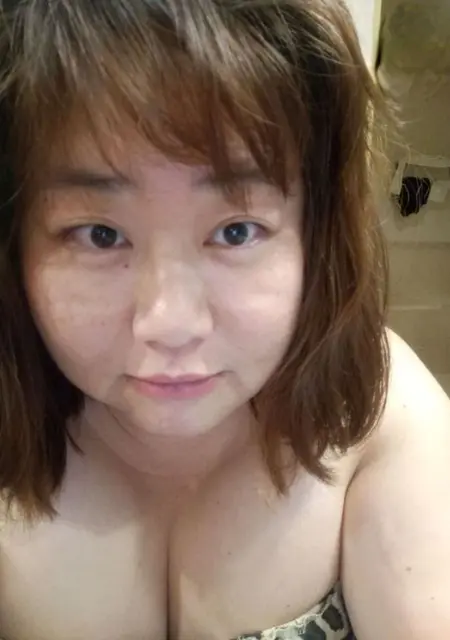 Я Авелина, 26, из Парижа, ищу знакомство для приятного времяпровождения