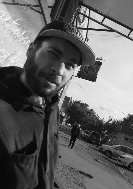 Nazar из Ужгорода, мне 34, познакомлюсь на одну ночь