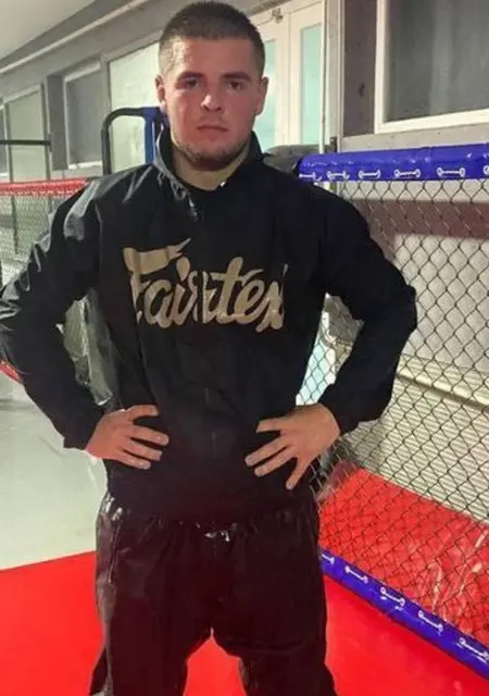 Я Алексей, 20, знакомлюсь без обязательств в Львове