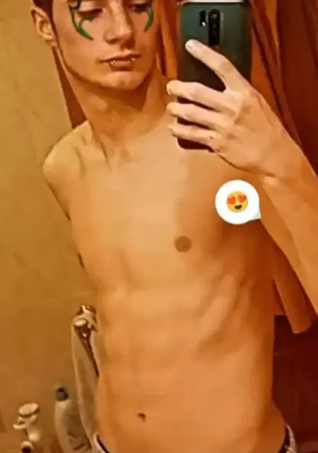 Pau de Murcia, tengo 19 años, listo para conocer para relación a largo plazo