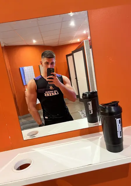 Я Antony, 25, из Брешиа, ищу знакомство для приятного времяпровождения