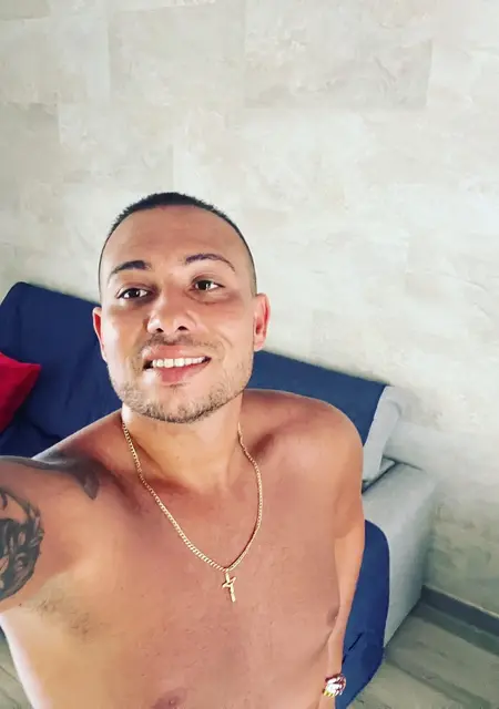 Soy Obbaleri, 35 años de Las Palmas de Gran Canaria, busco conocer gente para relación sin ataduras