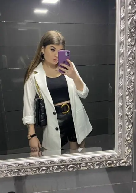 Я Аня, 19, из Стамбула, ищу знакомство