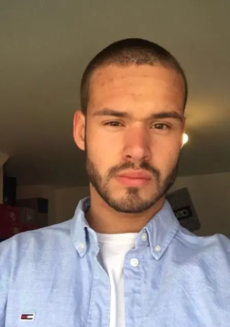 David из Парижа, мне 20, познакомлюсь