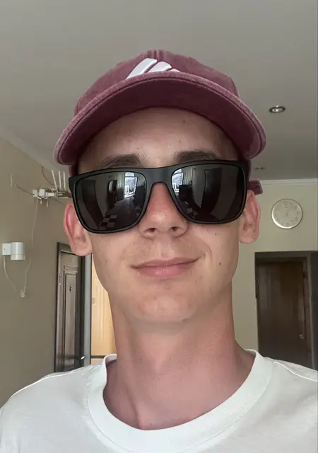 Я Егор, 18, знакомлюсь без обязательств в Стокгольме