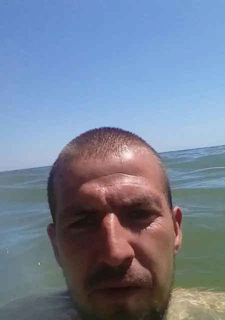 Я Алексндр, 34, из Амстердама, ищу знакомства на одну ночь