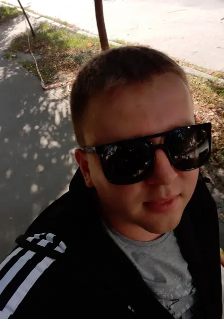 Я Віктор, 30 років з Прилук, шукаю знайомства без зобов'язань
