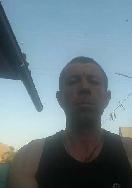 Я Анатолій, 42 років з Христинівка, шукаю знайомства без зобов'язань