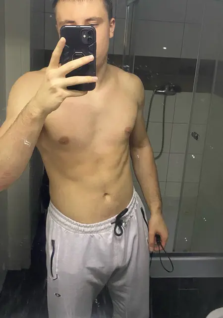 Я Даня, 20, из Коло, ищу знакомства без обязательств