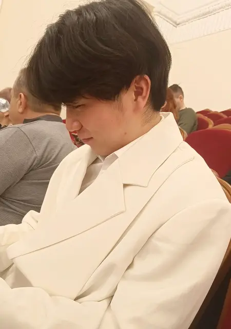 Олег из Нави Мумбаи, мне 25, познакомлюсь для открытые отношения