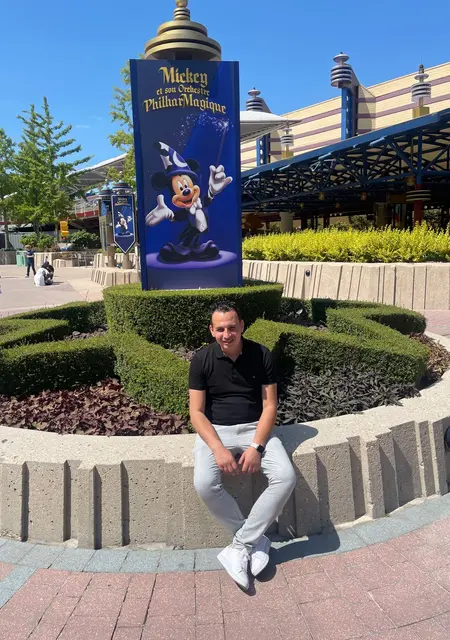 Soy Bello, 41 años de Madrid, busco conocer gente para conversación virtual