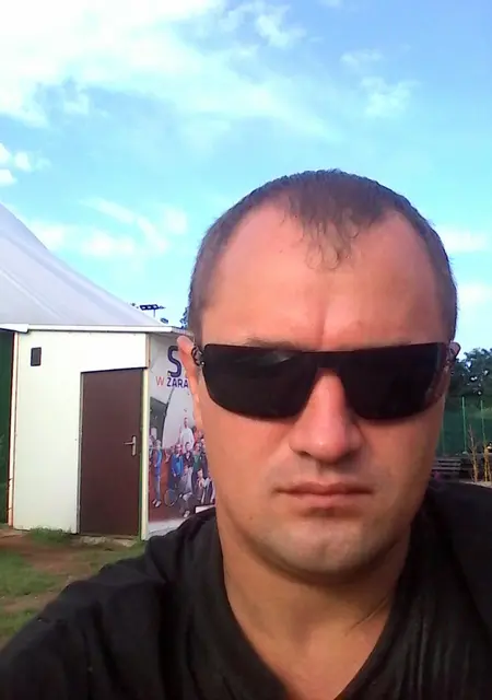 Петр из Минска, мне 42, познакомлюсь на одну ночь