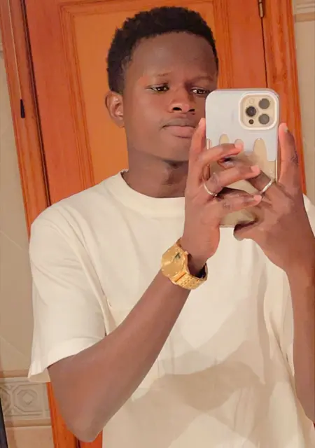 Hakil de Palma de Mallorca, tengo 28 años, listo para conocer para pasatiempo agradable