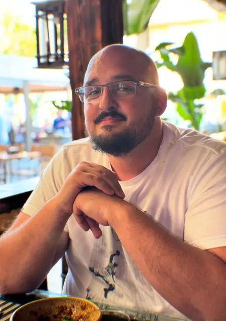 Soy Dmytro, 34 años de Benidorm, busco conocer gente para hacer nuevos amigos