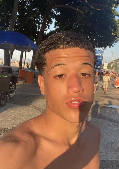 Я Felipe, 18, знакомлюсь без обязательств в Сан-Бернардо-ду-Кампу