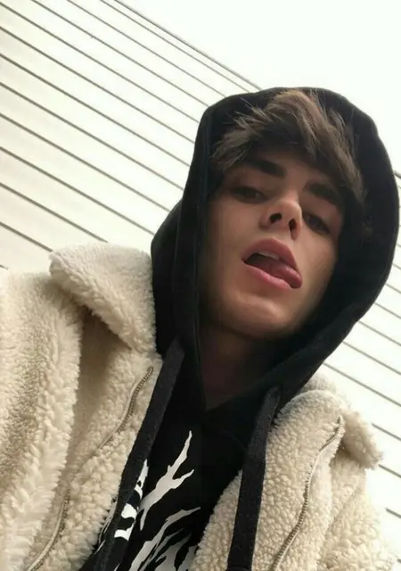 Матвей з Кропивницького, мені 25 років, познайомлюсь на одну ніч